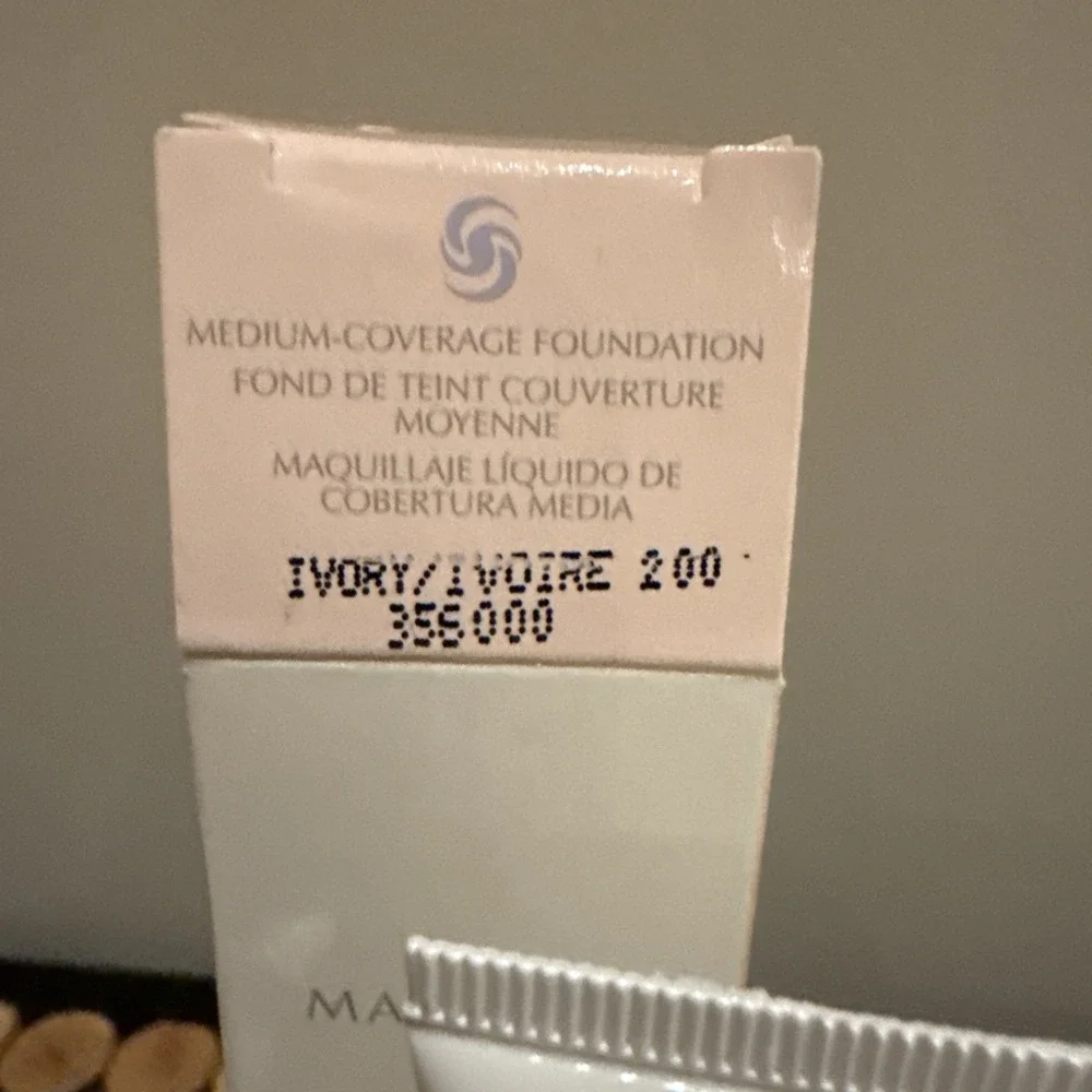 Mary‎ Kay Medium Coverage Foundation IVORY 200 ~ Pink Cap #356000~ New Old Stock
